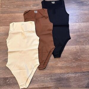 OQQ 3 Pack Ribbed Seamless Bodysuits Sleeveless Notch Neck‎ Black Brown Cream S